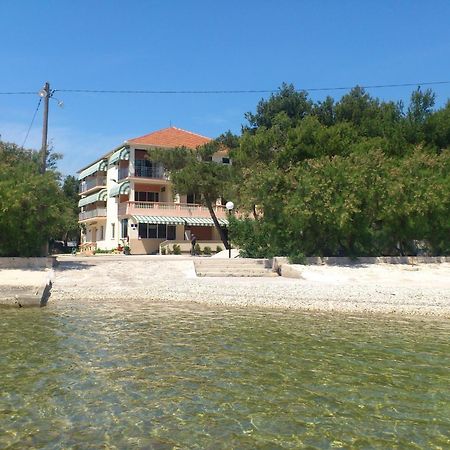 Guest House Malenica Sukošan Exterior foto