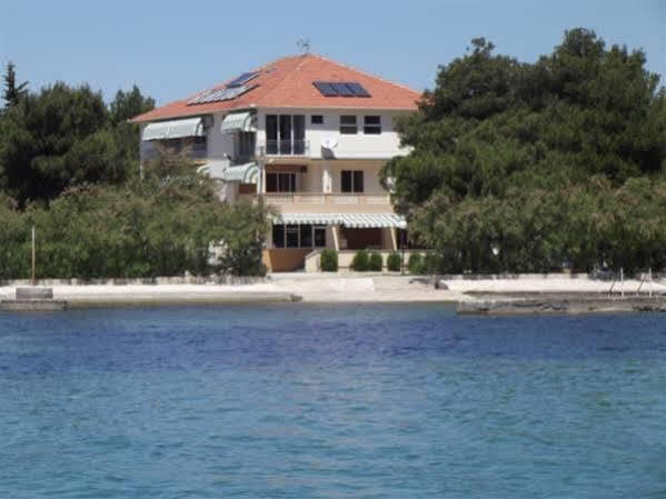 Guest House Malenica Sukošan Exterior foto
